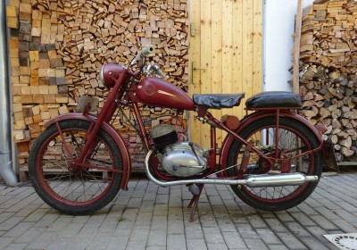 Monark - ČZ M300