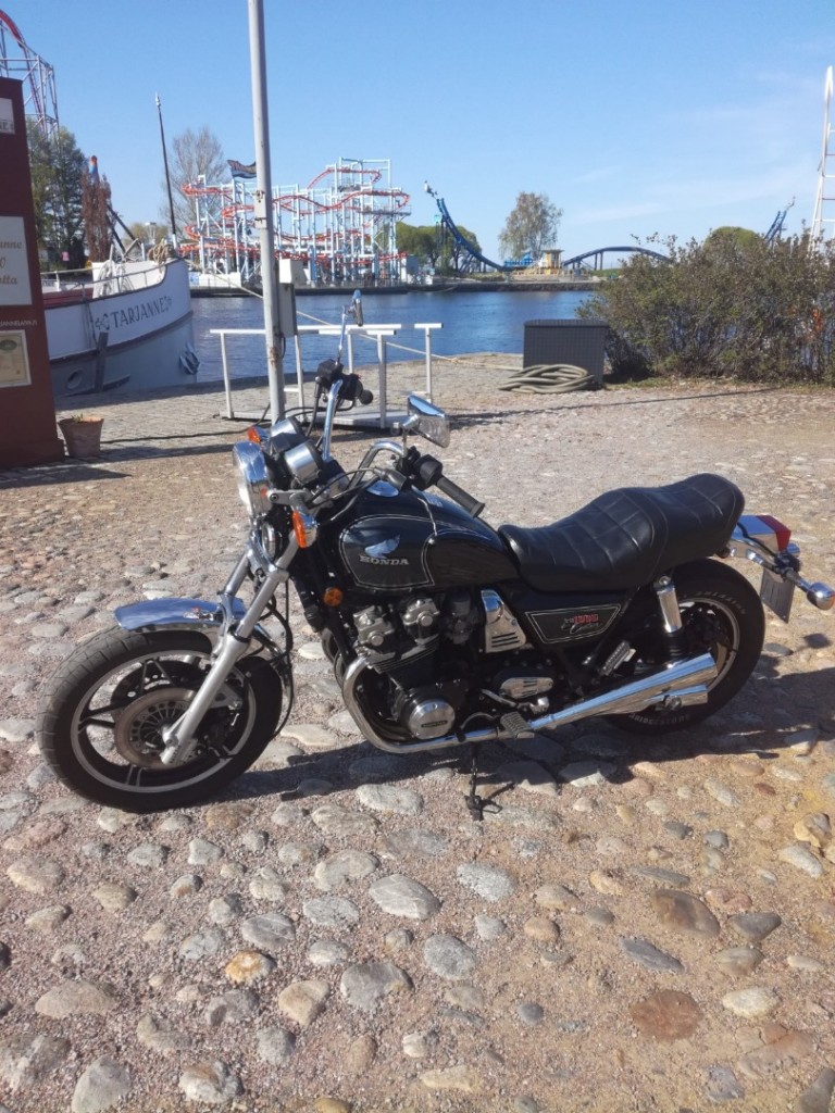 Honda CB1000c Custom