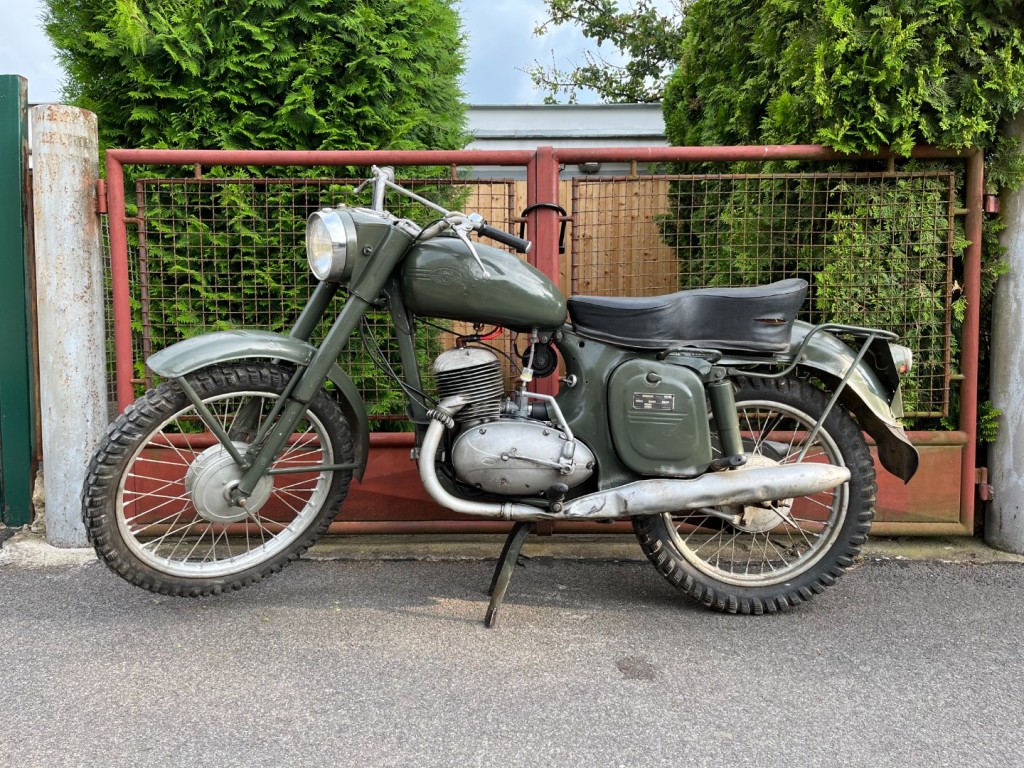 Jawa 350/554 Military