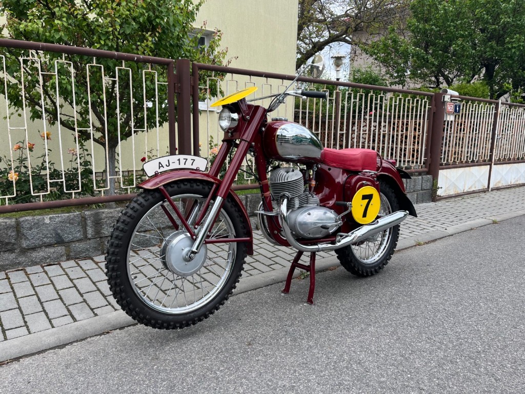 JAWA 250/553-02 Libenak