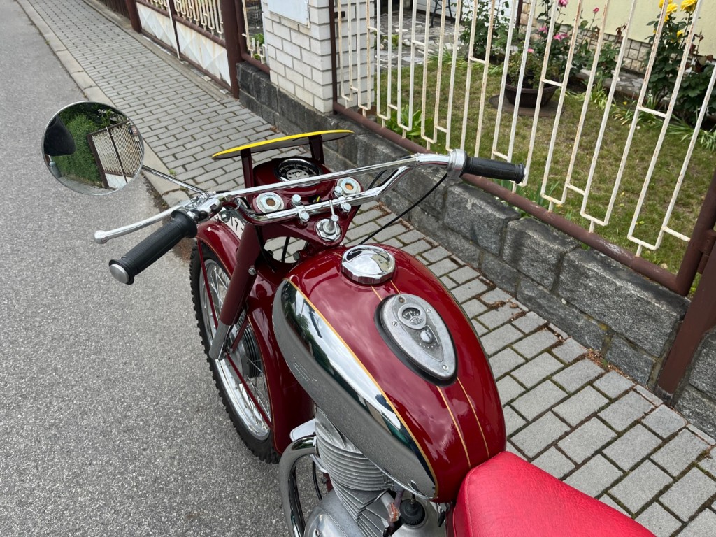 JAWA 250/553-02 Libenak