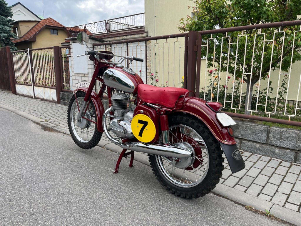 JAWA 250/553-02 Libenak