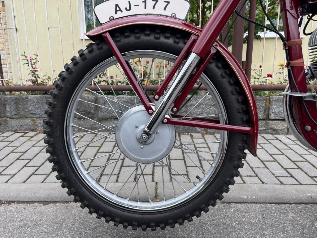 JAWA 250/553-02 Libenak