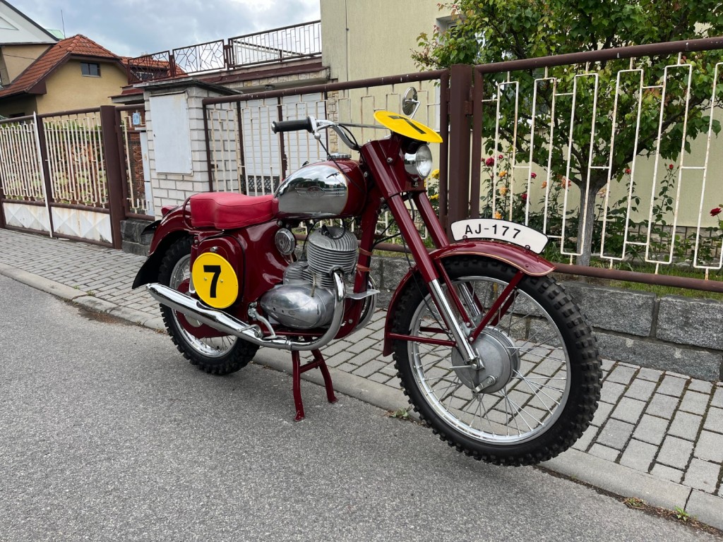 JAWA 250/553-02 Libenak