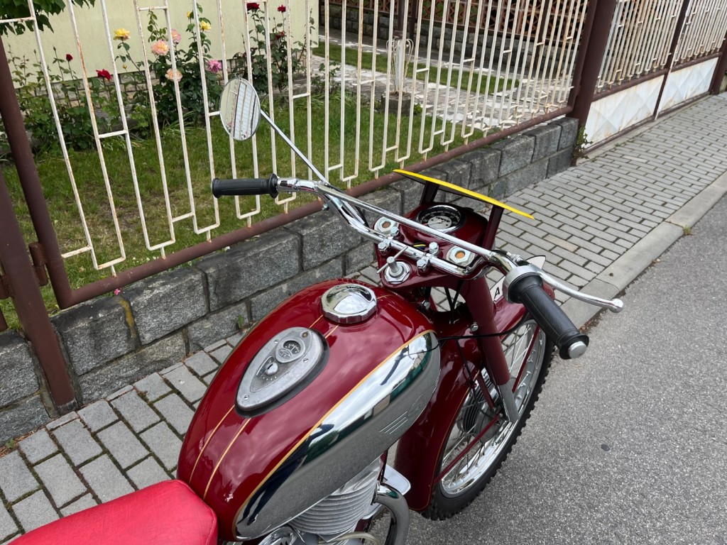 JAWA 250/553-02 Libenak