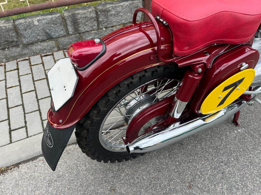 JAWA 250/553-02 Libenak