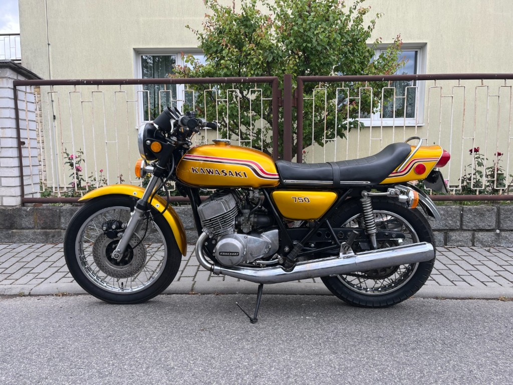 Kawasaki H2 750 Mach IV