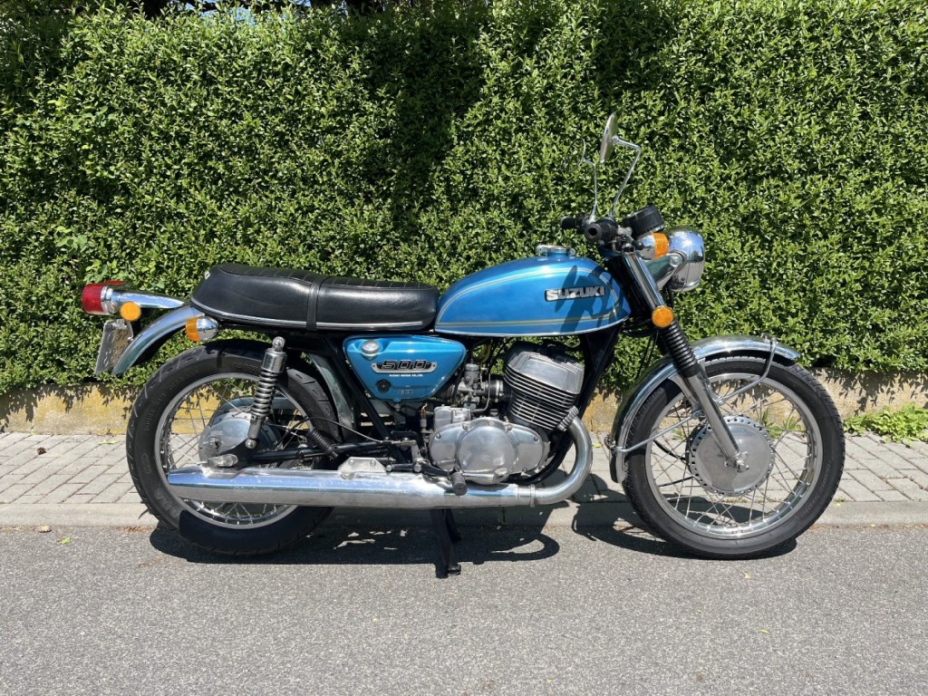 Suzuki T500
