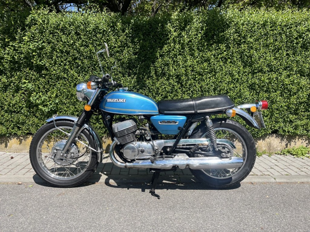 Suzuki T500
