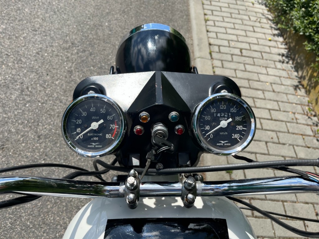 Moto Guzzi V7 Special