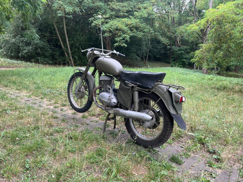 Jawa 250/579 Švéd