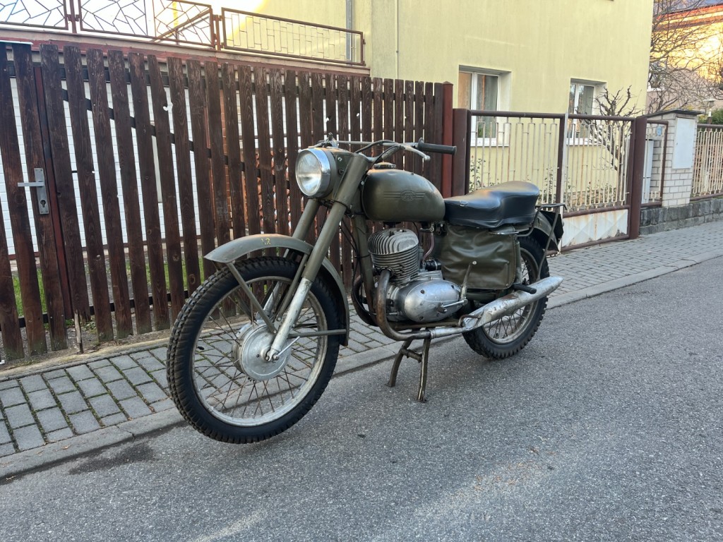Jawa 250/579-03 Švéd