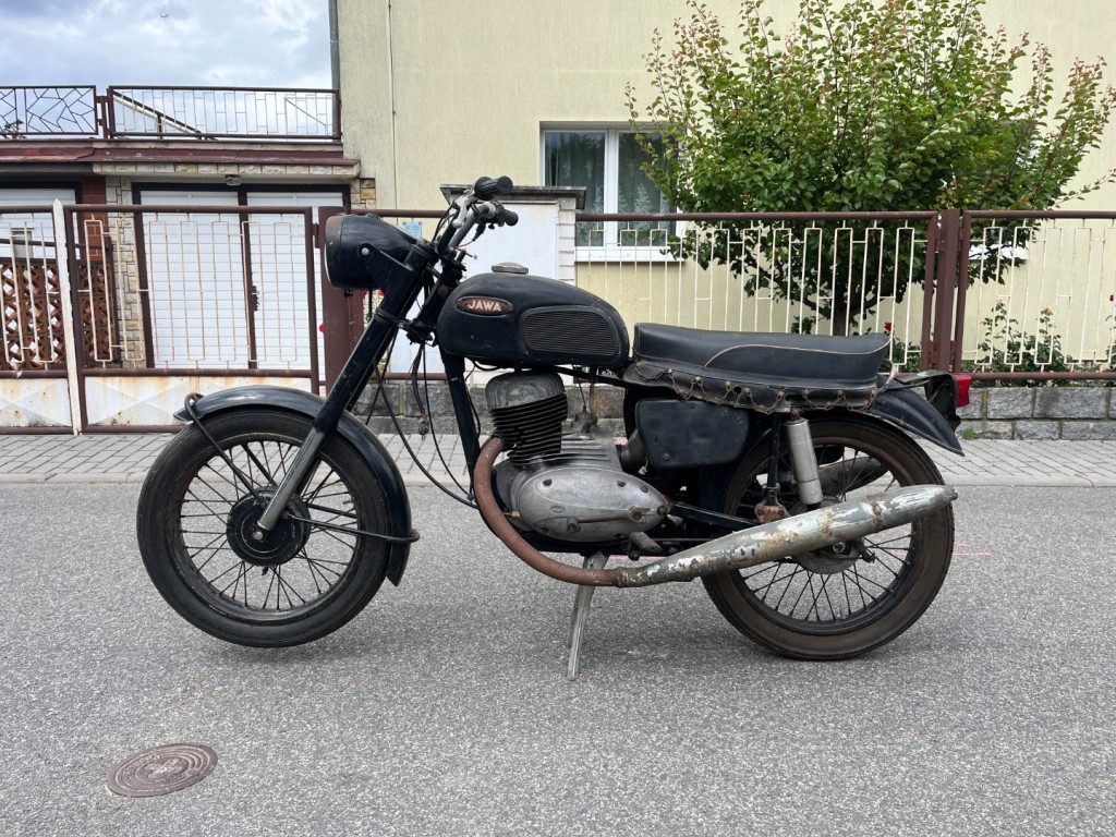 Jawa 250/590 Californian