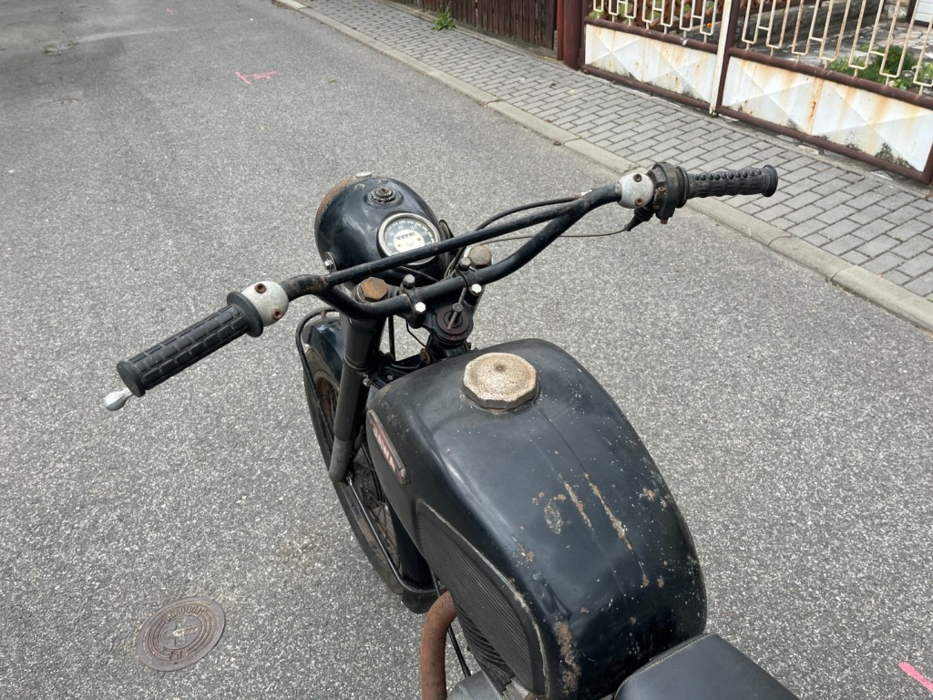 Jawa 250/590 Californian